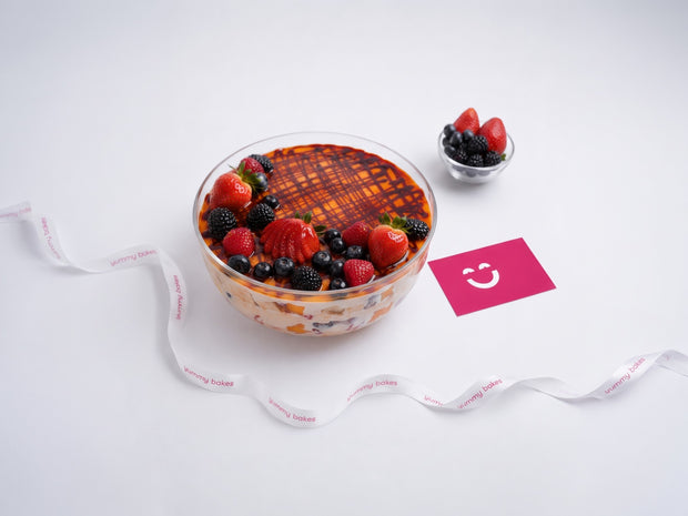Vanilla creme brulee with fresh fruits
