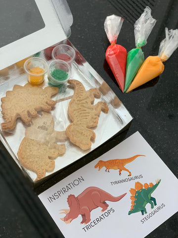 "Dinosaur" cookie decorating kit