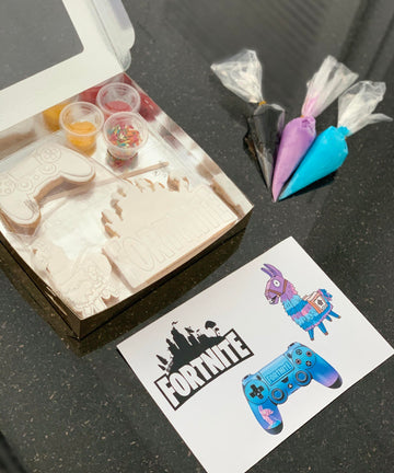 "Games" cookie decorating kit